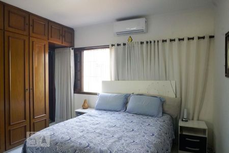 Suíte de casa à venda com 3 quartos, 154m² em Chácara Cruzeiro do Sul, São Paulo