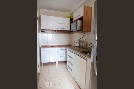 Cozinha de apartamento à venda com 2 quartos, 58m² em Vila Caraguatá, São Paulo