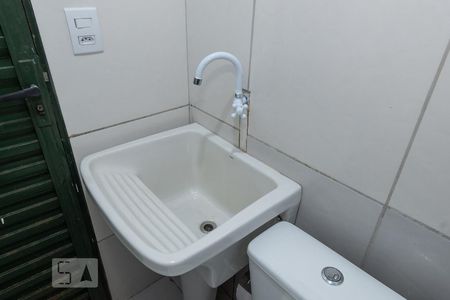 Detalhe do Banheiro de kitnet/studio para alugar com 1 quarto, 24m² em Cidade Jardim, Goiânia