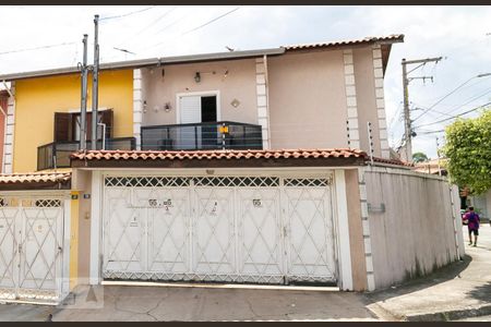 Fachada de casa à venda com 3 quartos, 132m² em Jardim City, Guarulhos