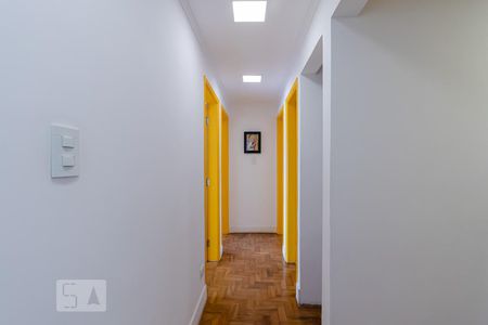 Corredor  de apartamento para alugar com 3 quartos, 100m² em Aclimação, São Paulo