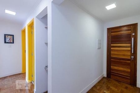 Corredor  de apartamento para alugar com 3 quartos, 100m² em Aclimação, São Paulo