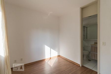 Quarto 1 suite de apartamento para alugar com 3 quartos, 62m² em Humaitá, Porto Alegre