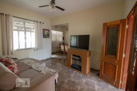 Sala de casa para alugar com 3 quartos, 140m² em Chácaras Rio-petrópolis, Duque de Caxias