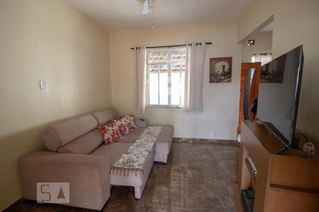 Sala de casa para alugar com 3 quartos, 140m² em Chácaras Rio-petrópolis, Duque de Caxias