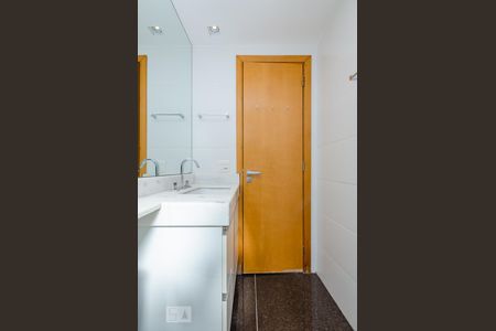 Apartamento à venda com 126m², 3 quartos e 2 vagas Apartamento à venda com 126m², 3 quartos e 2 vagasBanheiro da Suíte