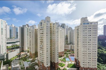 Apartamento à venda com 126m², 3 quartos e 2 vagas Apartamento à venda com 126m², 3 quartos e 2 vagasVaranda da Sala
