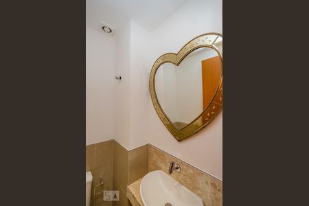 Apartamento à venda com 126m², 3 quartos e 2 vagas Apartamento à venda com 126m², 3 quartos e 2 vagasLavabo