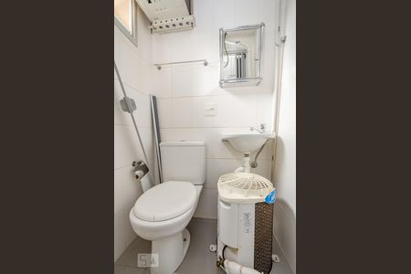 Apartamento à venda com 126m², 3 quartos e 2 vagas Apartamento à venda com 126m², 3 quartos e 2 vagasBanheiro de Serviço