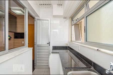 Apartamento à venda com 126m², 3 quartos e 2 vagas Apartamento à venda com 126m², 3 quartos e 2 vagasÁrea de Serviço