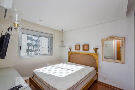Apartamento à venda com 126m², 3 quartos e 2 vagas Apartamento à venda com 126m², 3 quartos e 2 vagasSuíte