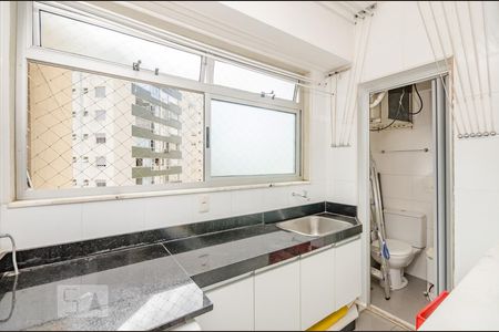 Apartamento à venda com 126m², 3 quartos e 2 vagas Apartamento à venda com 126m², 3 quartos e 2 vagasÁrea de Serviço
