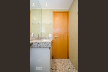 Apartamento à venda com 126m², 3 quartos e 2 vagas Apartamento à venda com 126m², 3 quartos e 2 vagasBanheiro Social