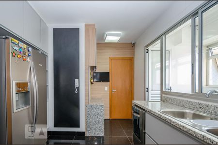 Apartamento à venda com 126m², 3 quartos e 2 vagas Apartamento à venda com 126m², 3 quartos e 2 vagasCozinha