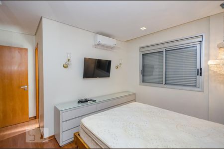 Apartamento à venda com 126m², 3 quartos e 2 vagas Apartamento à venda com 126m², 3 quartos e 2 vagasSuíte