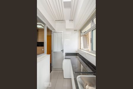 Apartamento à venda com 126m², 3 quartos e 2 vagas Apartamento à venda com 126m², 3 quartos e 2 vagasÁrea de Serviço