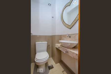 Apartamento à venda com 126m², 3 quartos e 2 vagas Apartamento à venda com 126m², 3 quartos e 2 vagasLavabo