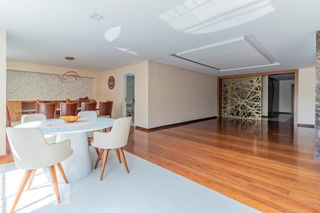 Sala de Estar de casa de condomínio à venda com 4 quartos, 533m² em Jardim Marajoara, São Paulo