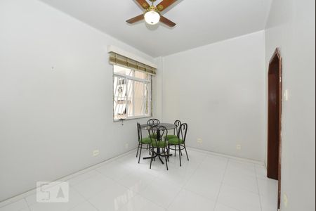 Sala de apartamento para alugar com 1 quarto, 50m² em Copacabana, Rio de Janeiro