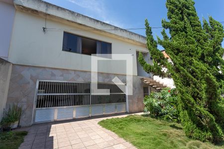 Casa para alugar com 400m², 3 quartos e 4 vagas Casa para alugar com 400m², 3 quartos e 4 vagasFachada