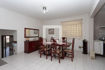 Casa para alugar com 400m², 3 quartos e 4 vagas Casa para alugar com 400m², 3 quartos e 4 vagasCopa