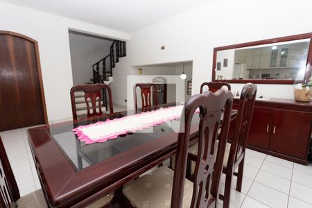 Casa para alugar com 400m², 3 quartos e 4 vagas Casa para alugar com 400m², 3 quartos e 4 vagasCopa