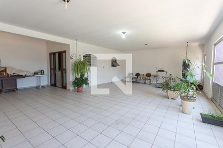 Casa para alugar com 400m², 3 quartos e 4 vagas Casa para alugar com 400m², 3 quartos e 4 vagasGaragem
