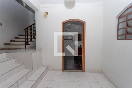 Casa para alugar com 400m², 3 quartos e 4 vagas Casa para alugar com 400m², 3 quartos e 4 vagasEntrada cozinha