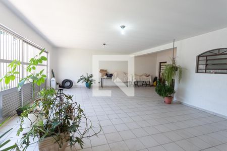 Casa para alugar com 400m², 3 quartos e 4 vagas Casa para alugar com 400m², 3 quartos e 4 vagasGaragem