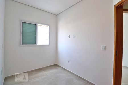 Quarto 2 de apartamento para alugar com 2 quartos, 44m² em Vila São Pedro, Santo André