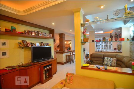 Sala de casa à venda com 5 quartos, 377m² em Niterói, Canoas