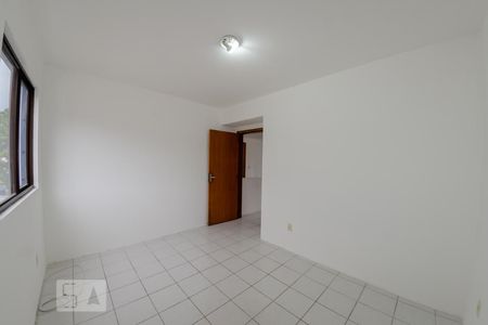 Quarto 1 de apartamento para alugar com 2 quartos, 54m² em Itacorubi, Florianópolis