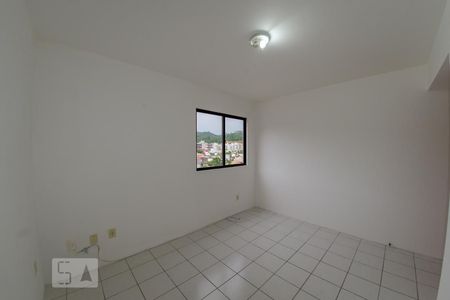 Quarto 1 de apartamento para alugar com 2 quartos, 54m² em Itacorubi, Florianópolis