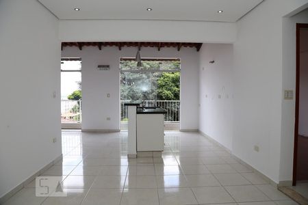 Sala/Cozinha de casa para alugar com 2 quartos, 80m² em Jardim Ana Maria, São Paulo