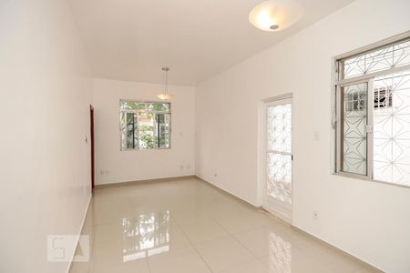 Sala de casa para alugar com 2 quartos, 150m² em Piedade, Rio de Janeiro