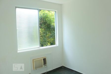 Quarto 2 de apartamento para alugar com 2 quartos, 52m² em Jacarepaguá, Rio de Janeiro