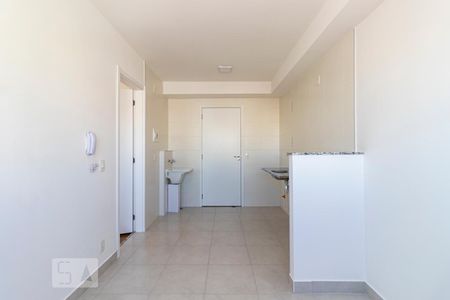 Sala e Cozinha de apartamento para alugar com 1 quarto, 26m² em Cambuci, São Paulo