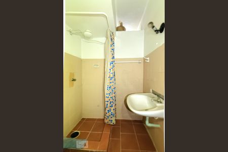 Banheiro de apartamento à venda com 1 quarto, 41m² em Centro Histórico, Porto Alegre