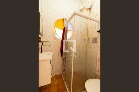 Casa para alugar com 96m², 2 quartos e 3 vagas Casa para alugar com 96m², 2 quartos e 3 vagasBanheiro Corredor