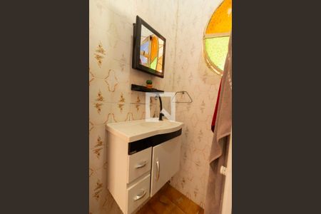 Casa para alugar com 96m², 2 quartos e 3 vagas Casa para alugar com 96m², 2 quartos e 3 vagasBanheiro Corredor