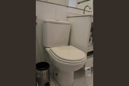 Casa de condomínio para alugar com 350m², 6 quartos e 2 vagas Casa de condomínio para alugar com 350m², 6 quartos e 2 vagasBanheiro da Suíte 4