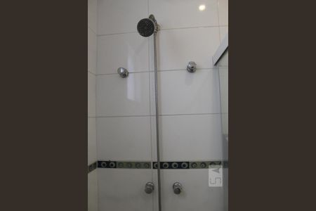 Casa de condomínio para alugar com 350m², 6 quartos e 2 vagas Casa de condomínio para alugar com 350m², 6 quartos e 2 vagasBanheiro da Suíte 4