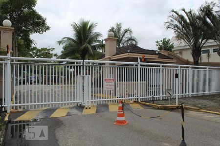 Casa de condomínio para alugar com 350m², 6 quartos e 2 vagas Casa de condomínio para alugar com 350m², 6 quartos e 2 vagasFachada do Condomínio