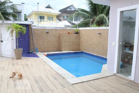 Casa de condomínio para alugar com 350m², 6 quartos e 2 vagas Casa de condomínio para alugar com 350m², 6 quartos e 2 vagasPiscina