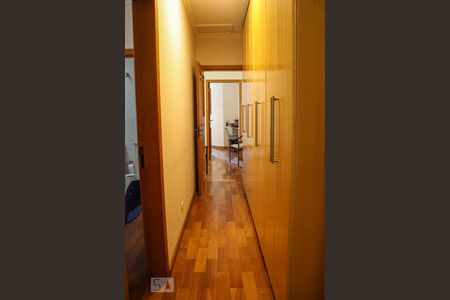 Corredor de apartamento à venda com 3 quartos, 180m² em Santa Paula, São Caetano do Sul