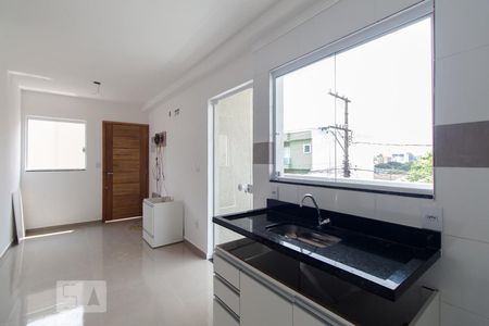 Sala e cozinha de apartamento para alugar com 2 quartos, 40m² em Chácara Mafalda, São Paulo