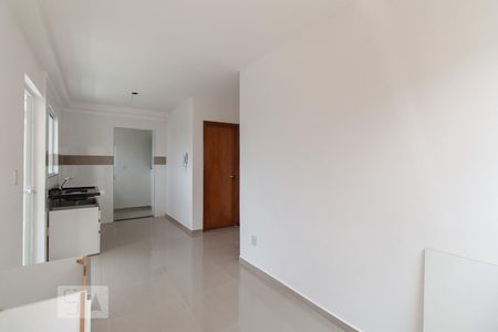 Sala e cozinha de apartamento para alugar com 2 quartos, 40m² em Chácara Mafalda, São Paulo