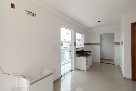 Sala e cozinha de apartamento para alugar com 2 quartos, 40m² em Chácara Mafalda, São Paulo