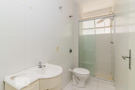 Banheiro de kitnet/studio para alugar com 1 quarto, 36m² em Centro Histórico, Porto Alegre