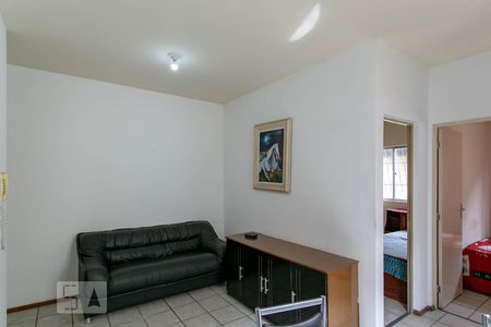 Sala de apartamento para alugar com 2 quartos, 51m² em Planalto, Belo Horizonte
